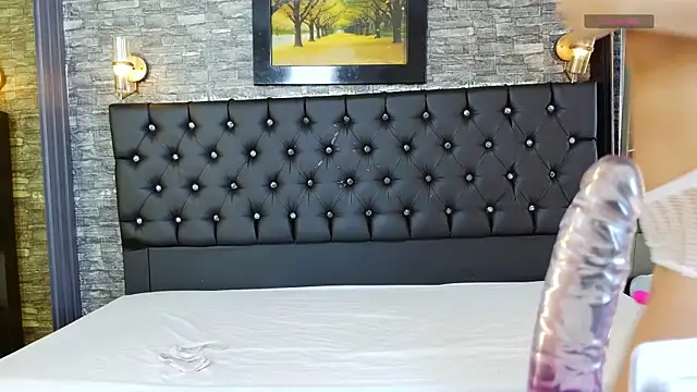 _carolyn (F teen) - suck dildo