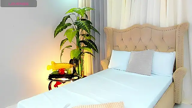 MochaliciousTransOnTop webcam