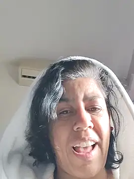 molly_newman6 (F milf) - gently touch me and have me wet💦