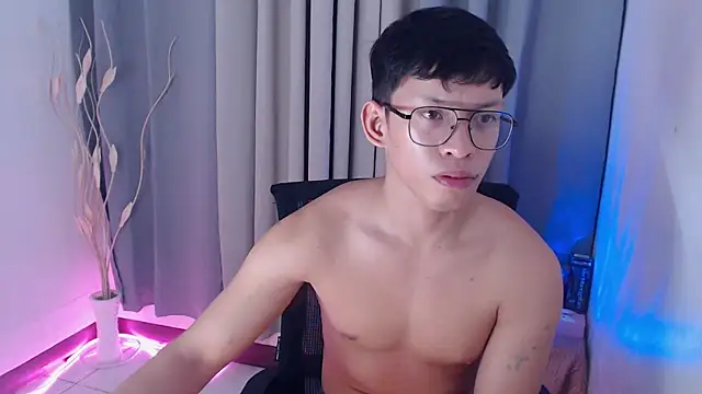 pinkcock_froi2305 webcam