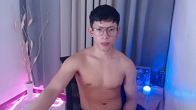 pinkcock_froi2305 webcam