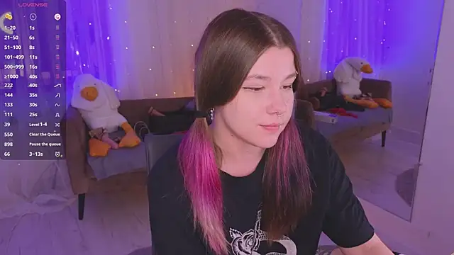 mira_falls - Mira_Falls's free webcam