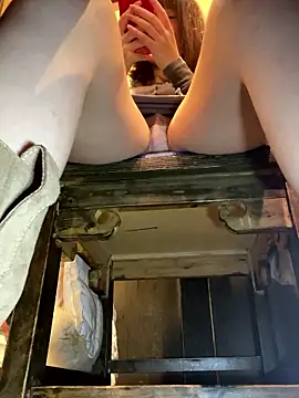 美女littleqiu在线直播