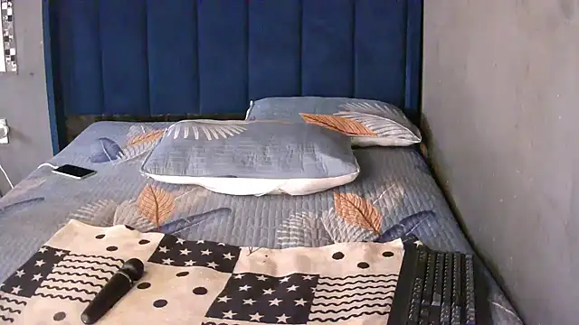 FREAKBARBIE02 webcam