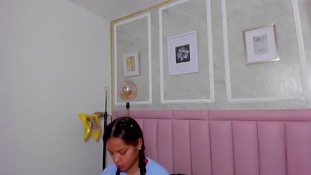 HoollyHendrix webcam