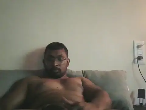 lookingforwomentofukchenn webcam