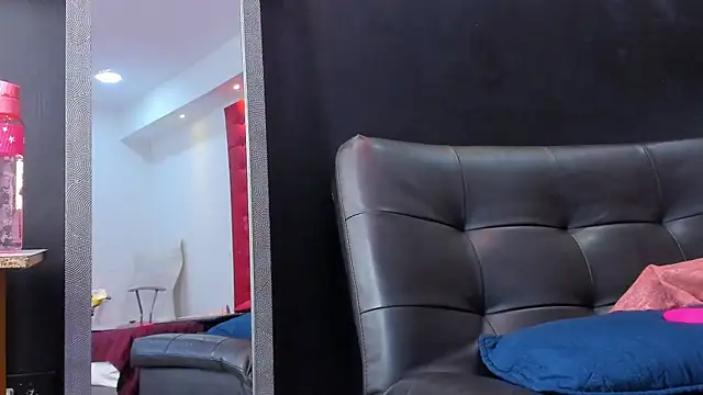 violet_giraldo webcam