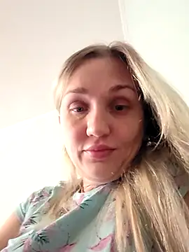 Hotty_Evochka webcam