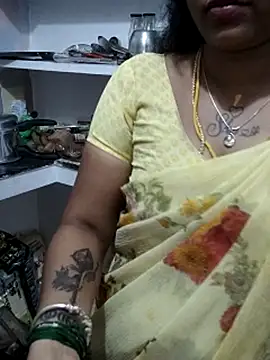 sweetqueen143 webcam