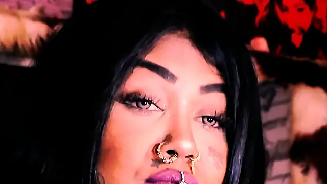 indian_dreamgirl webcam