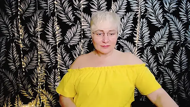 Olivia_playful webcam