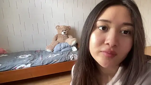 YourMiIa live sex cam