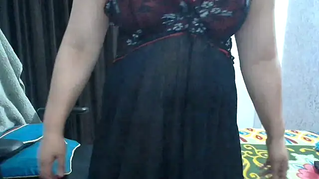 SimmiQueen_77 webcam