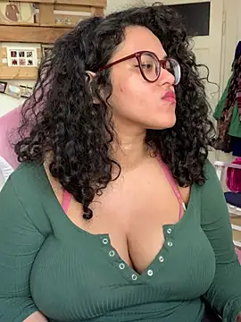 Curvydesifromgermany webcam