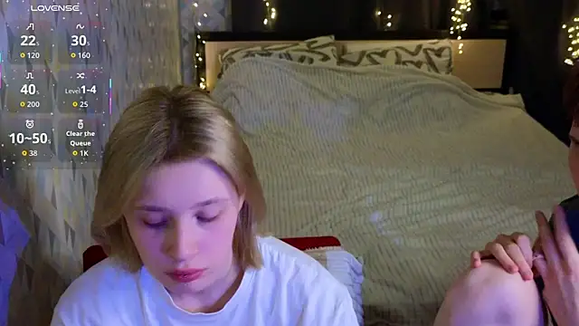 Girls_Fingers webcam