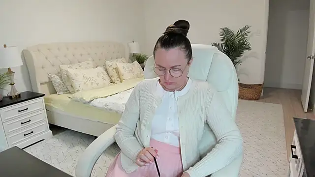 vika73 - Vika73's free webcam - UK Sex Cams