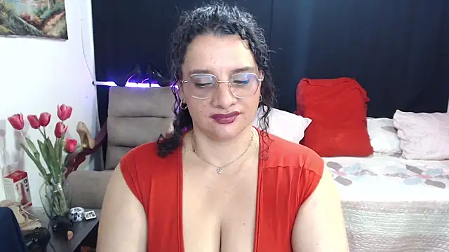 Aleja_Gonzales webcam