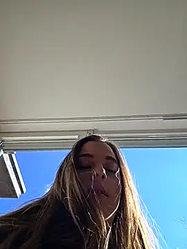 luna_lynn (G young) - Publik Doggy 5 min + Tickt with cum