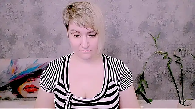 djullia - Djullia's free webcam - UK Sex Cams