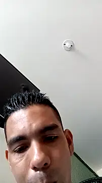 JohanyLatino webcam