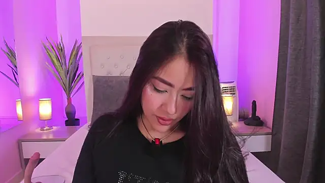 nicolle_pierce webcam