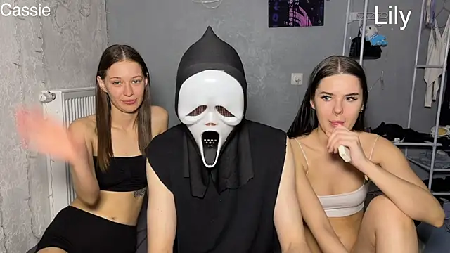 girls_secrets - Girls_secrets's free webcam - UK Sex Cams