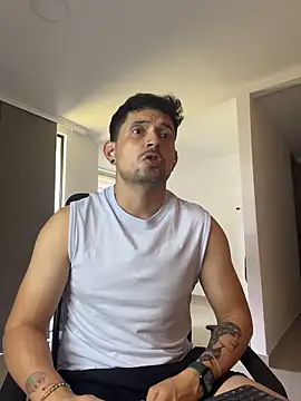 TroyeSavage live sex cam