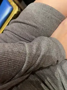 美女littleqiu在线直播