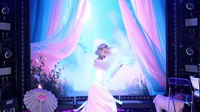 美女cdyyds003在线直播