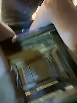 美女littleqiu在线直播