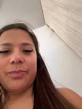 Pretty__Milf webcam