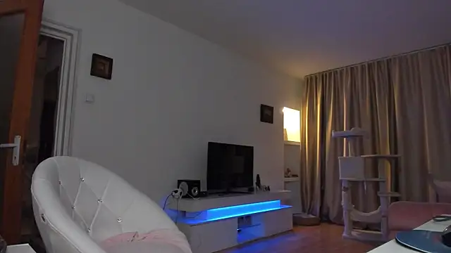 xqueenyasmine webcam