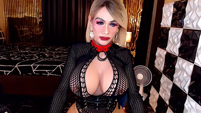 MonstrousCockDiva webcam