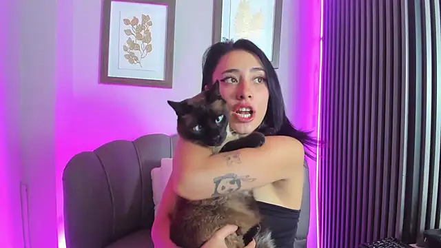 Ariana_collinss webcam