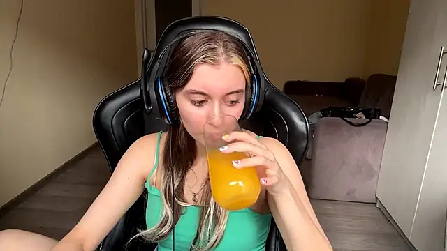 PluralPalaver webcam