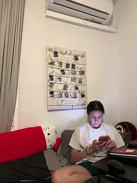 daniniescobarr - Daniniescobarr's free webcam - UK Sex Cams