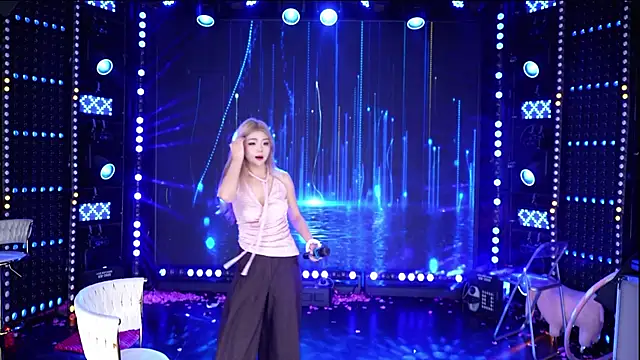 美女cdyyds003在线直播