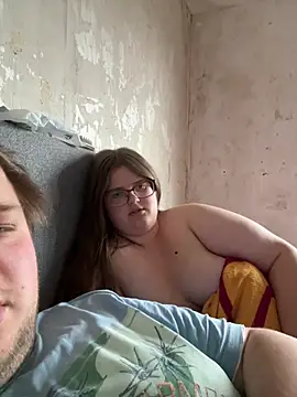 CurvyPaar2 webcam
