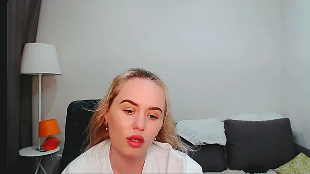 LiluMoon__ webcam