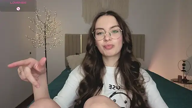 real_cutie1 - Real_cutie1's free webcam - UK Sex Cams