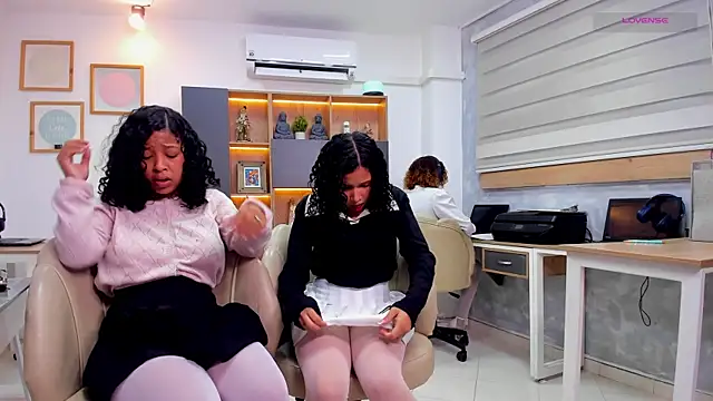 Franshesca_Hotxx... Live Webcam on Stripchat