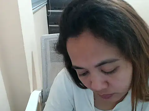 xTheLastVIRGINx webcam