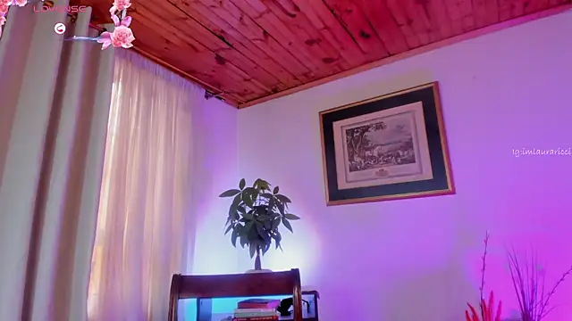 Lauraricci__ webcam