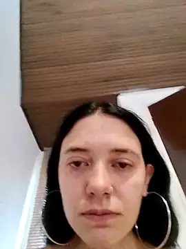 Webcam Model (Isabella_21x)  is live.Free join now!