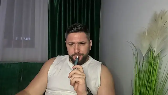 Gold_Alpha_Boy webcam