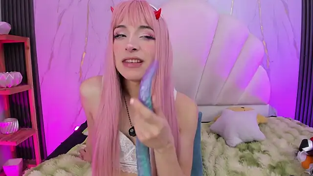 aliicewonderland_ - AliiceWonderland_'s free webcam - UK Sex Cams