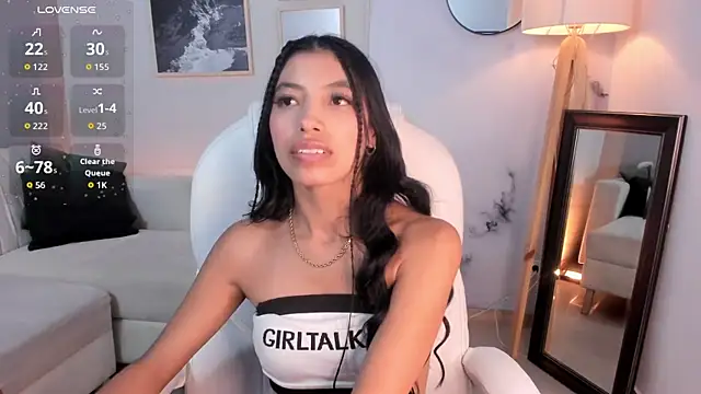 Tiffany_Low webcam