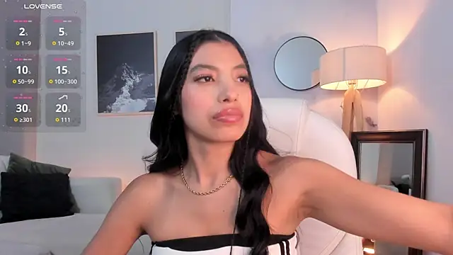 Tiffany_Low webcam