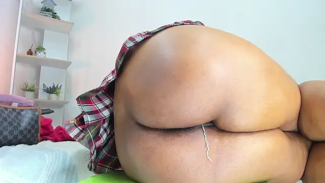 Belle_Brunette webcam