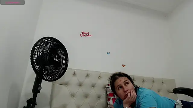 victoria_jones webcam